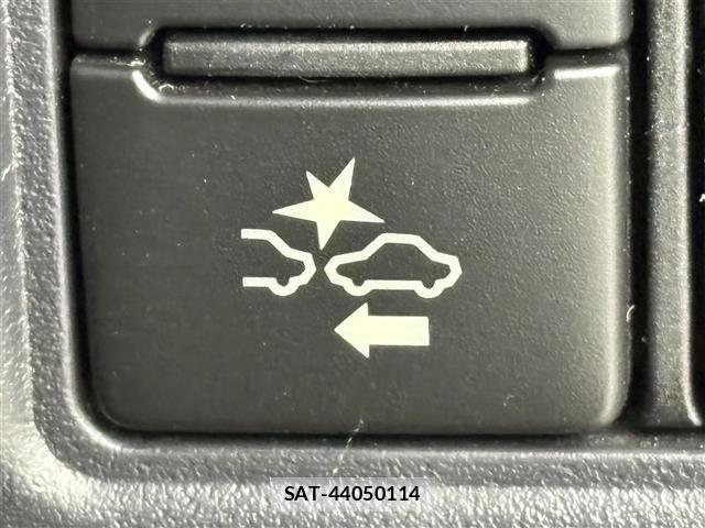 Toyota NOAH 2018 8706420-8