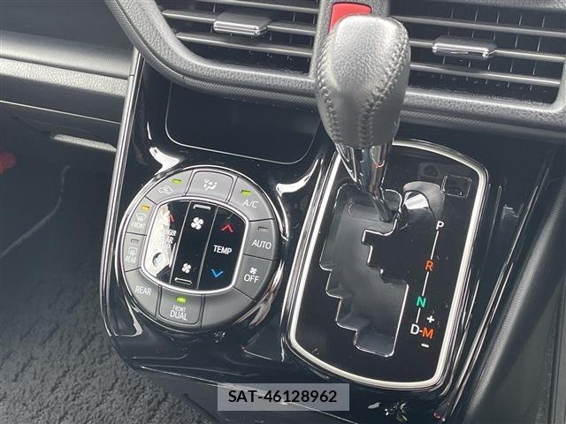 Toyota NOAH 2019 8706421-1