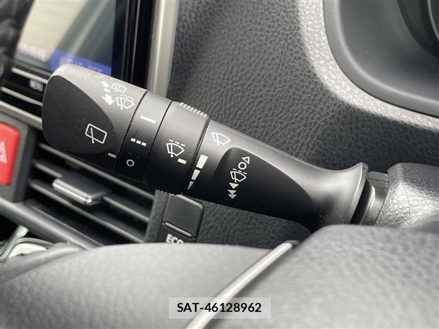 Toyota NOAH 2019 8706421-10