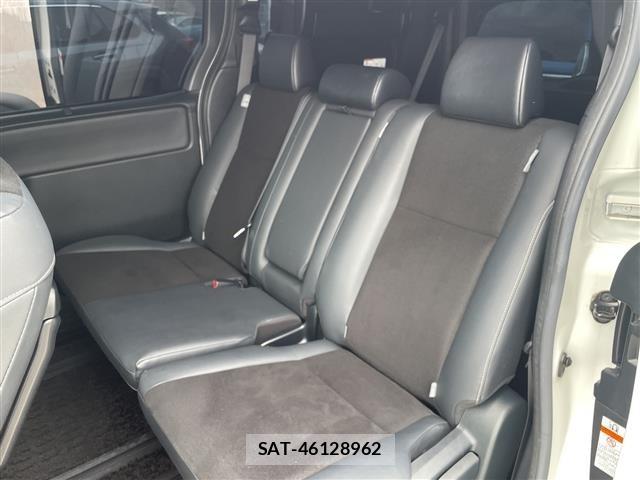 Toyota NOAH 2019 8706421-4
