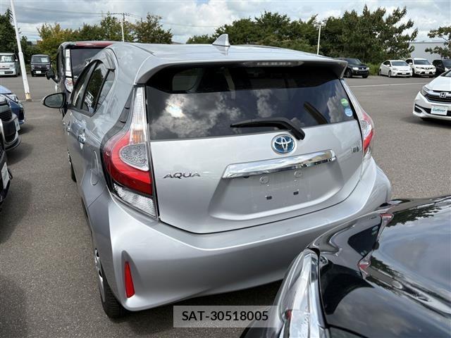 Toyota AQUA 2018 8705874-1