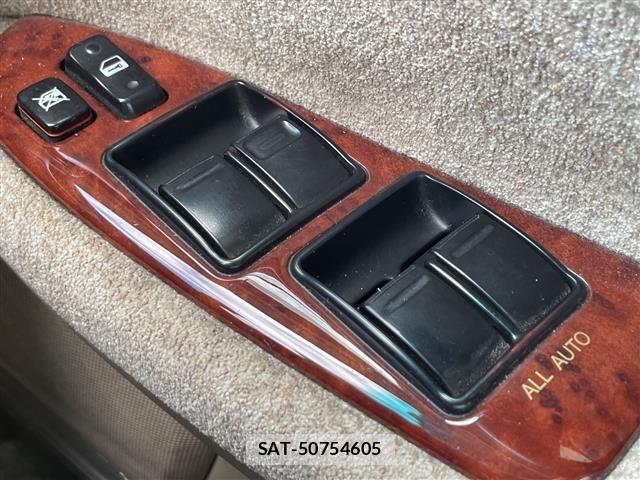 Toyota CROWN MAJESTA 2003 8939702-12