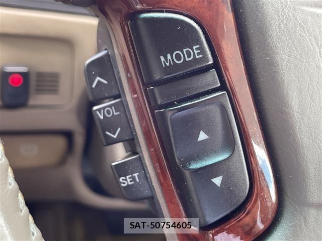 Toyota CROWN MAJESTA 2003 8939702-19