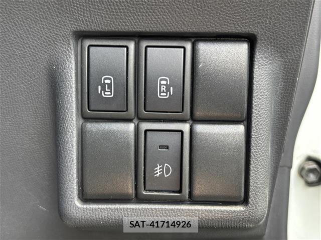 Nissan ROOX 2012 8724008-4