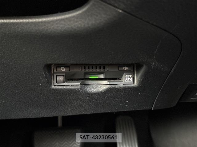 Toyota C-HR 2017 8724240-11