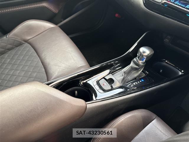 Toyota C-HR 2017 8724240-12