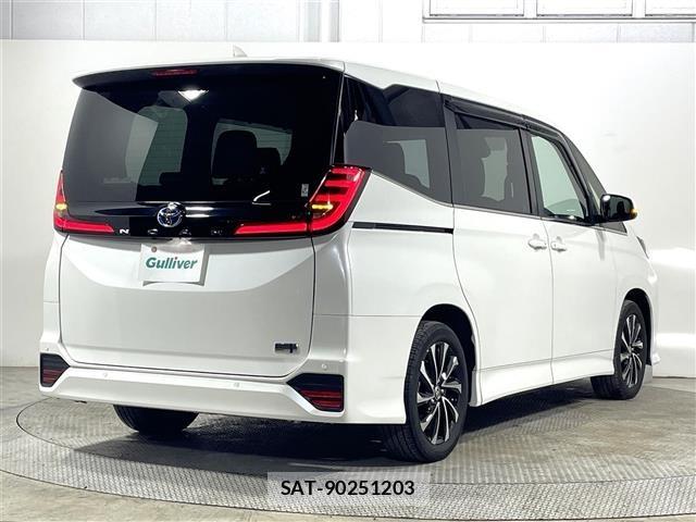 Toyota NOAH 2023 8706422-18