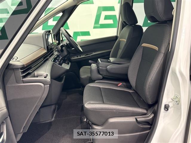 Nissan SERENA 2025 8672321-6