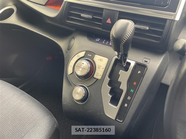 Toyota SIENTA 2015 8671977-9
