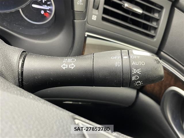 Nissan FUGA 2011 8909606-10