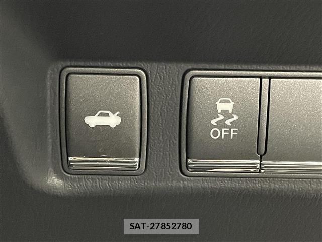 Nissan FUGA 2011 8909606-21