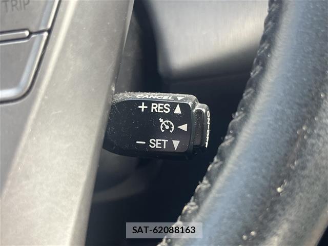 Toyota PRIUS 2016 8710319-9