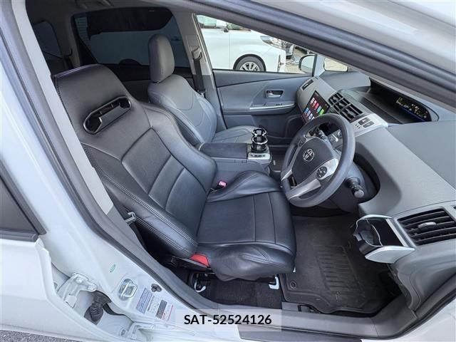 Toyota PRIUS 2011 8710320-4