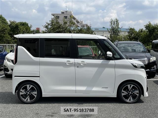Nissan ROOX 2020 8724023-1