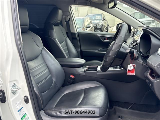 Toyota RAV4 2019 8709538-12