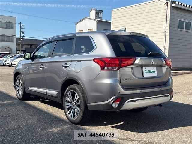 Mitsubishi OUTLANDER 2019 8931803-13