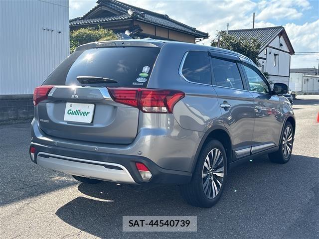 Mitsubishi OUTLANDER 2019 8931803-18