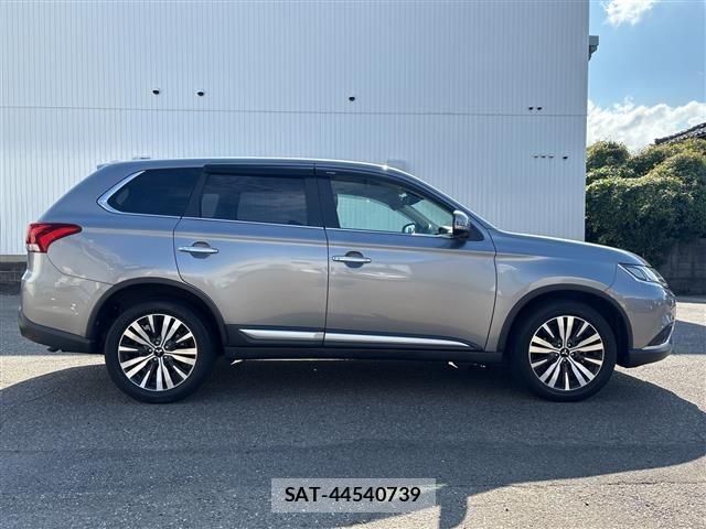 Mitsubishi OUTLANDER 2019 8931803-21