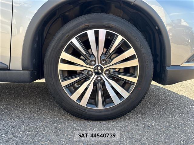 Mitsubishi OUTLANDER 2019 8931803-8