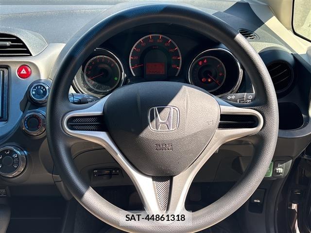 Honda FIT 2013 8922330-1