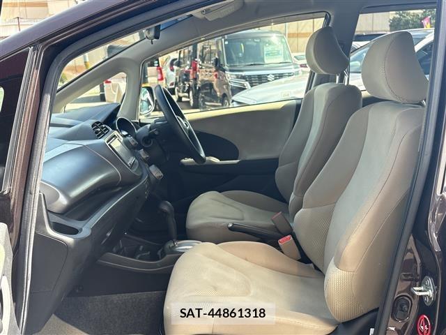 Honda FIT 2013 8922330-10
