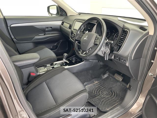 Mitsubishi OUTLANDER 2019 8718315-21