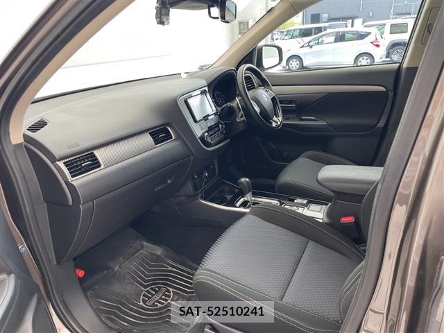 Mitsubishi OUTLANDER 2019 8718315-23