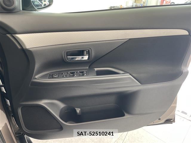 Mitsubishi OUTLANDER 2019 8718315-5