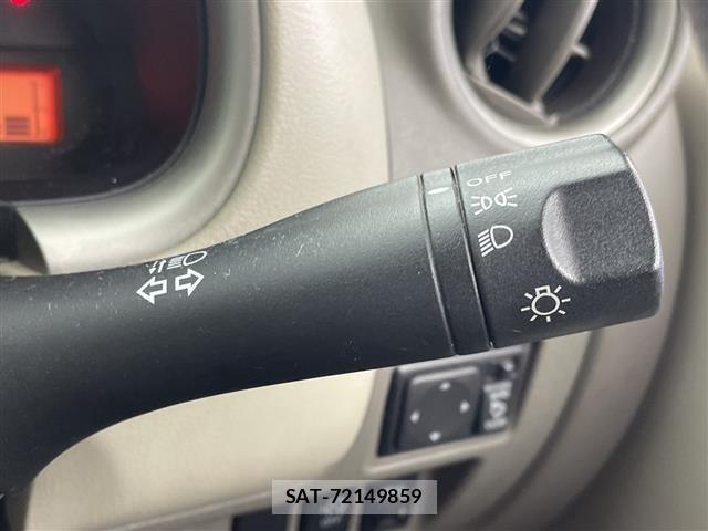 Nissan MARCH 2013 8954262-1