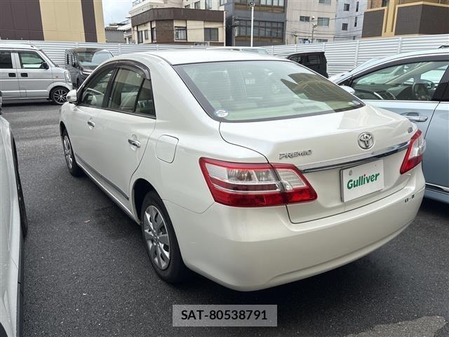 Toyota PREMIO 2012 8722438-1