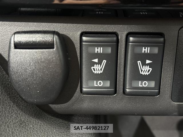 Nissan LEAF 2018 8929075-11