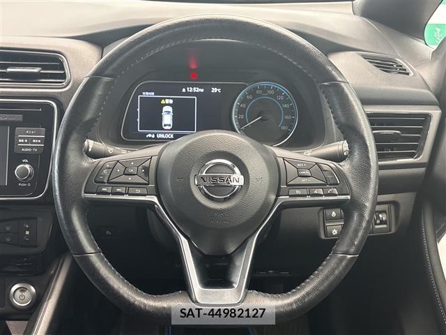 Nissan LEAF 2018 8929075-16