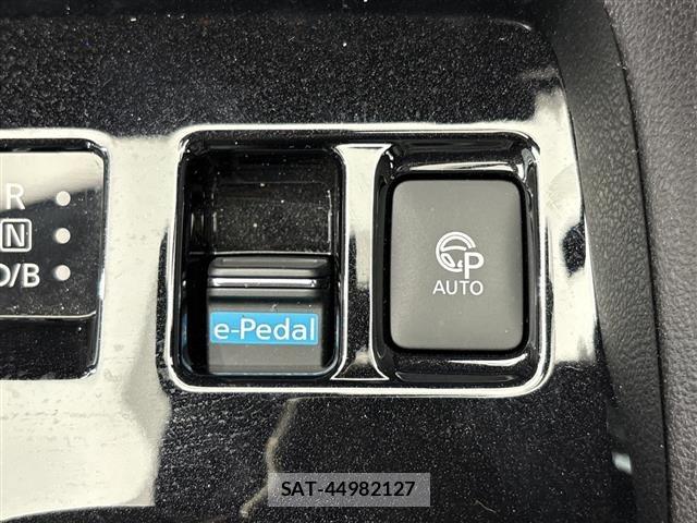 Nissan LEAF 2018 8929075-7