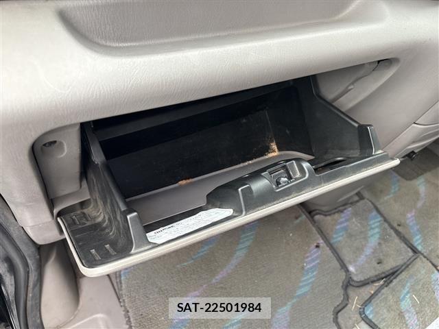 Nissan SERENA 2000 8717120-22
