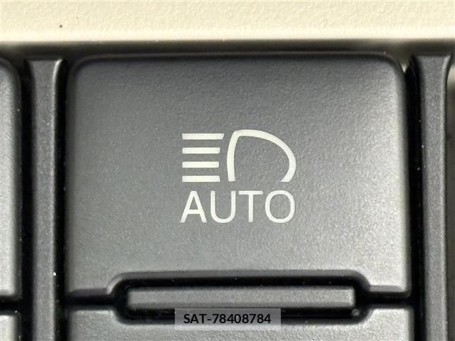 Toyota SIENTA 2019 8672000-4