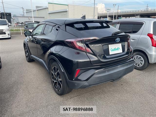 Toyota C-HR 2017 8724255-3