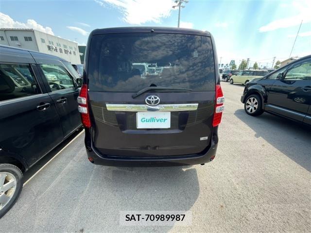 Toyota NOAH 2012 8722664-1