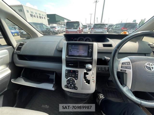 Toyota NOAH 2012 8722664-2