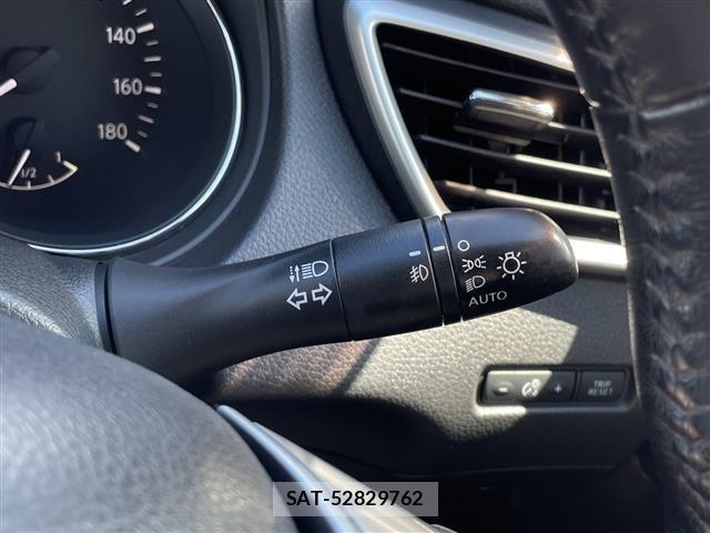 Nissan X-TRAIL 2016 8930107-11