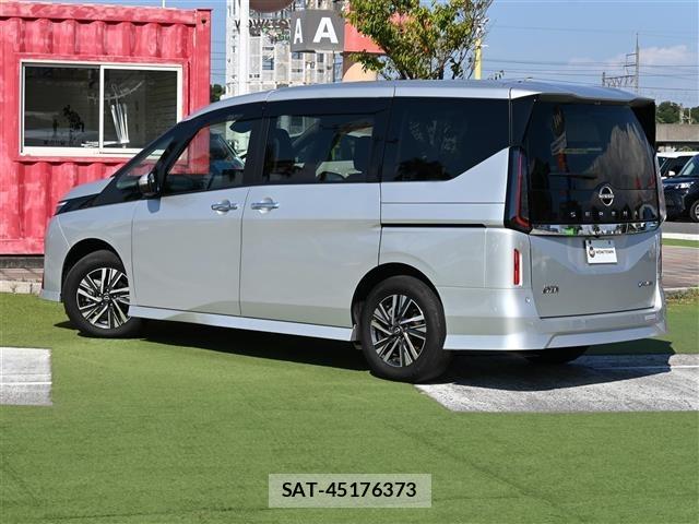 Nissan SERENA 2023 8672390-14