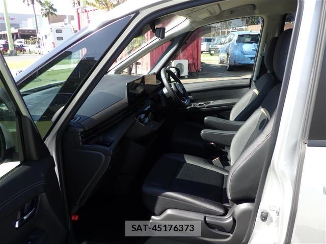 Nissan SERENA 2023 8672390-21