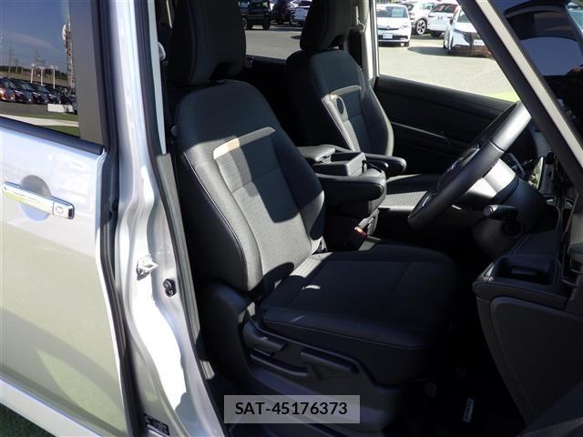 Nissan SERENA 2023 8672390-4