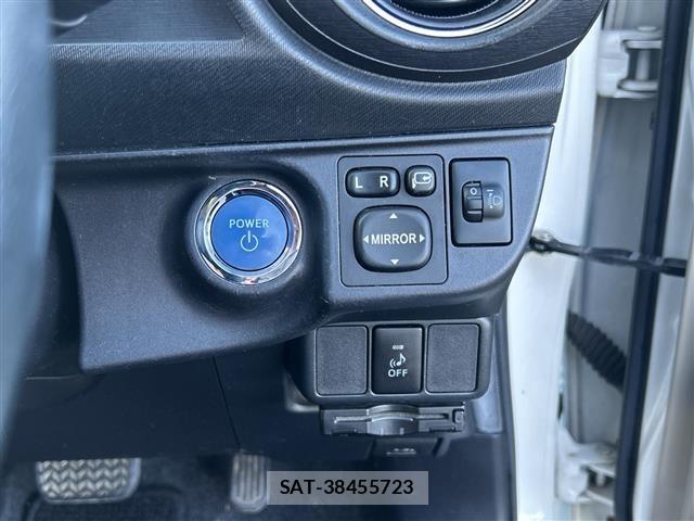 Toyota AQUA 2012 8722570-10