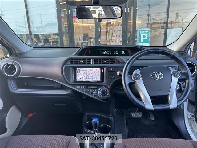 Toyota AQUA 2012 8722570-15