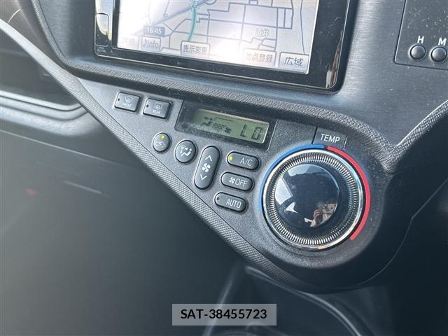 Toyota AQUA 2012 8722570-18