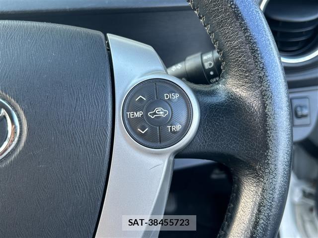 Toyota AQUA 2012 8722570-8