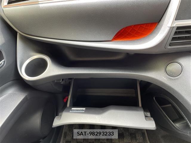 Toyota SIENTA 2016 8764019-6