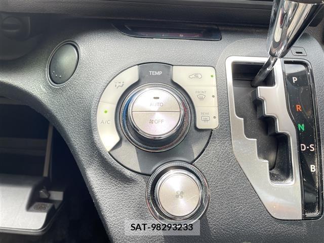 Toyota SIENTA 2016 8764019-8