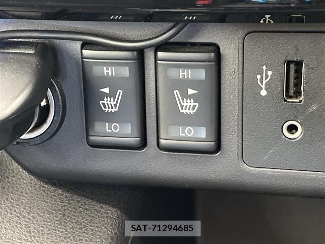 Nissan LEAF 2018 8748188-1