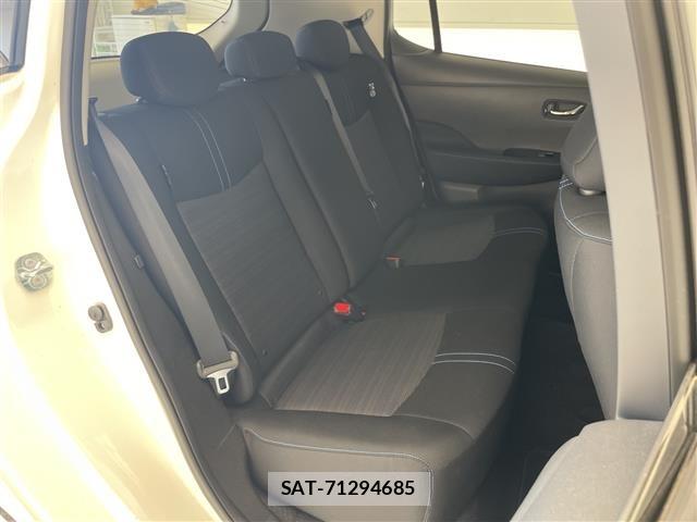 Nissan LEAF 2018 8748188-11